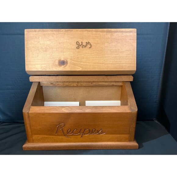 Solid Pine Recipe Box 1” Thick Wood Hinged Lid with Black Iron Hinges - Picture 4 of 11